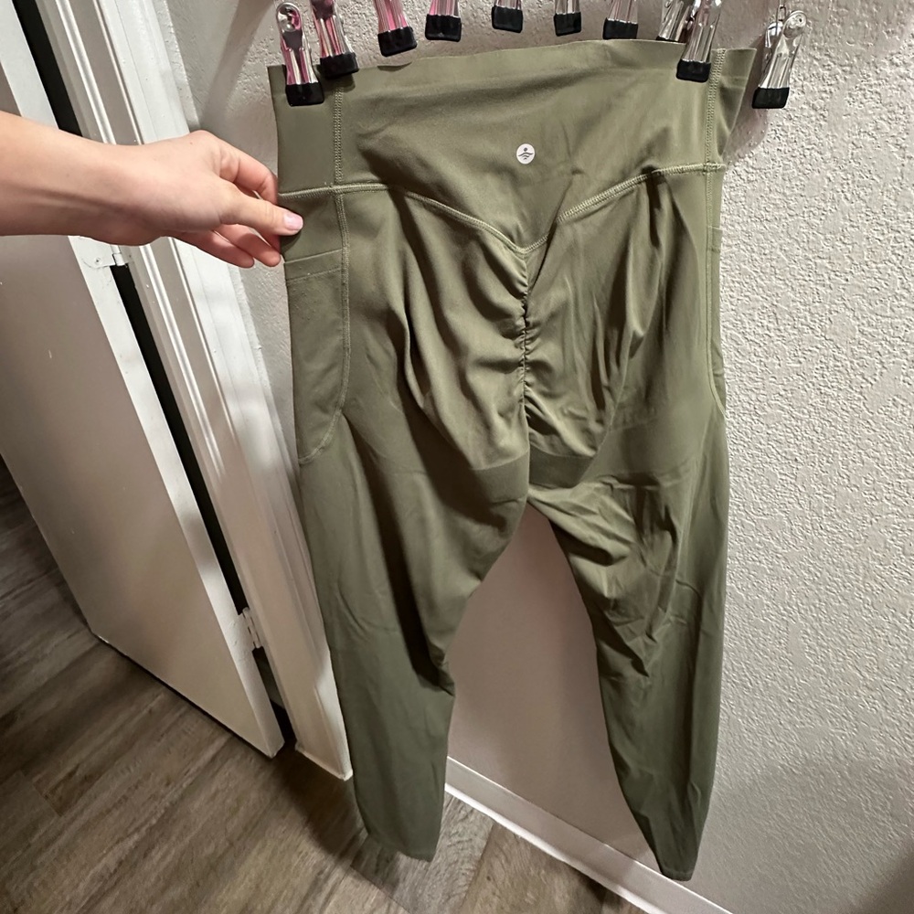 HALARA Sage Green Leggings